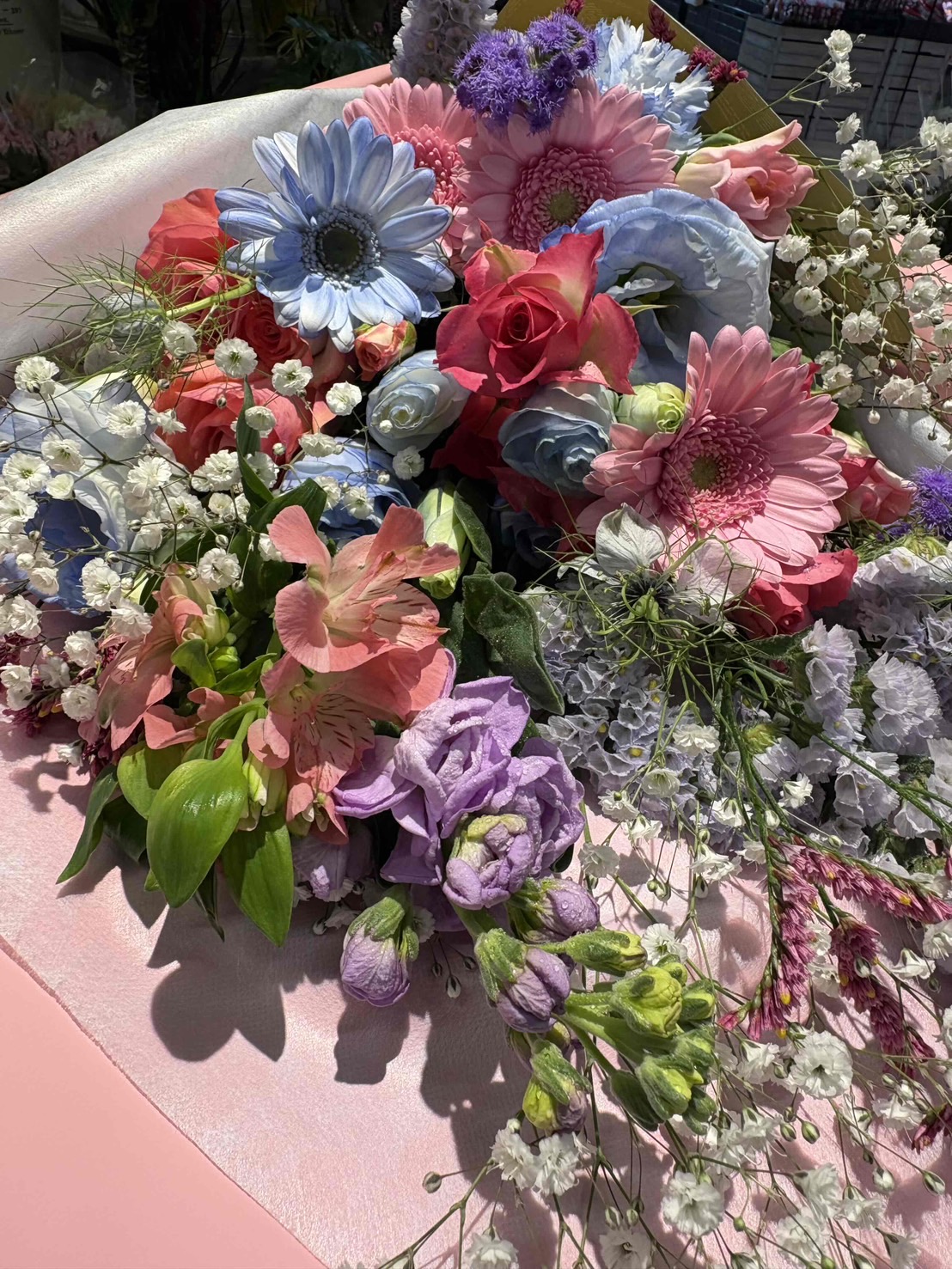 カラフルな花のアレンジメント